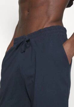 Pier One Pyjama - Dark Blue/Bordeaux 16 Pier One Pyjama - Dark Blue/Bordeaux -Pier One 054dcd8e459c410aa898a7f88c95e5c4