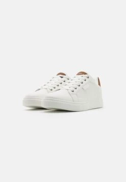 Pier One Sneakers Laag - White 9 Pier One Sneakers Laag - White -Pier One 241e4b1ececa4fa495294949787d6301
