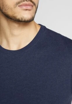 Pier One 4 Pack - T-Shirt Basic - Black/White/Blue 11 Pier One 4 Pack - T-Shirt Basic - Black/White/Blue -Pier One 5847a37145c74e25a85f71f4653216cb