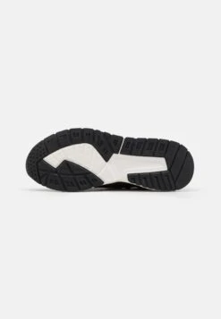 Pier One Unisex - Sneakers Laag - Black -Pier One 631ed858c07d492fab7852eeec4dc5a9