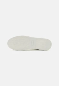 Pier One Sneakers Laag - White 12 Pier One Sneakers Laag - White -Pier One 6e26ebd2e02d4898aff55725d93043de
