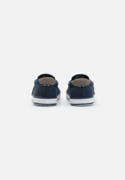 Pier One Unisex - Sneakers Laag - Dark Blue 10 Pier One Unisex - Sneakers Laag - Dark Blue -Pier One 6ef35402e6874213ab2a07f1503526e4