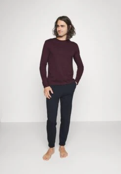 Pier One Pyjama -Dark Blue/Bordeaux -Pier One 72b8077942fb4646a3f404d960e0312e