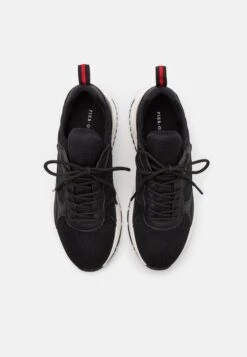 Pier One Unisex - Sneakers Laag - Black -Pier One 7b4e6701f8fa4f62b8488bcda8bd464b