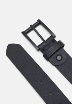 Nieuwkomers -Pier One 7c9dbe83c2554fb4812d34544637dd84