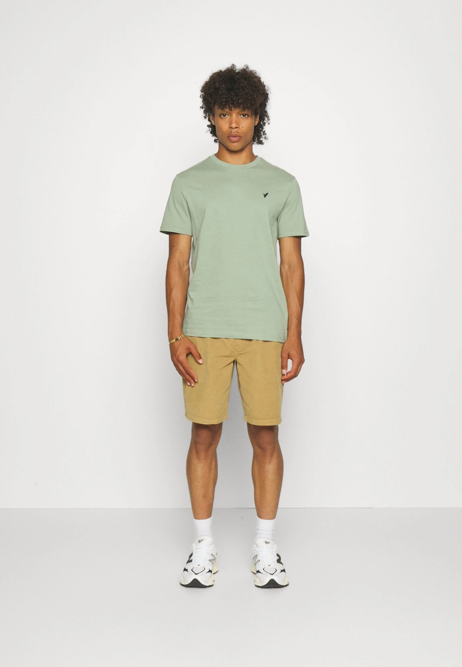 Pier One 3 Pack Unisex - T-Shirt Basic - White/Offwhite /Green 3 Pier One 3 Pack Unisex - T-Shirt Basic - White/Offwhite /Green