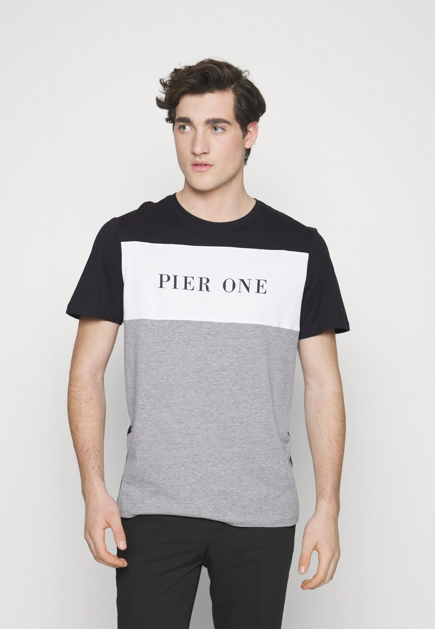 Pier One T-Shirt Print -Black 3 Pier One T-Shirt Print -Black