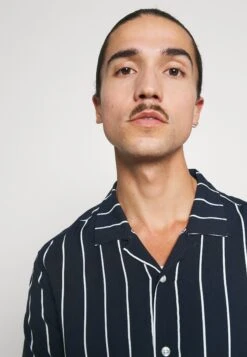 Pier One Overhemd - Dark Blue 15 Pier One Overhemd - Dark Blue -Pier One e6e9fc23e1cd46fc87b552b5249f1636