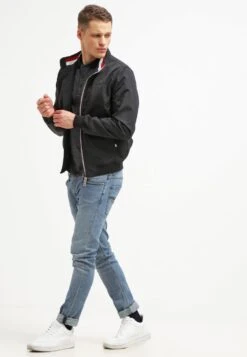 Pier One Poloshirt - Black 8 Pier One Poloshirt - Black -Pier One ede246e2e9d74ab9a48611f9a6864cae