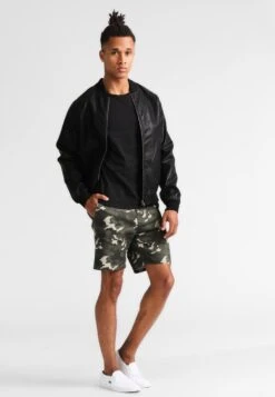 Pier One 33 Pier One -Pier One f9fcf0f8281b435ab284cc8ce72a9170