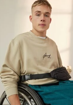 Pier One Sweater - Tan